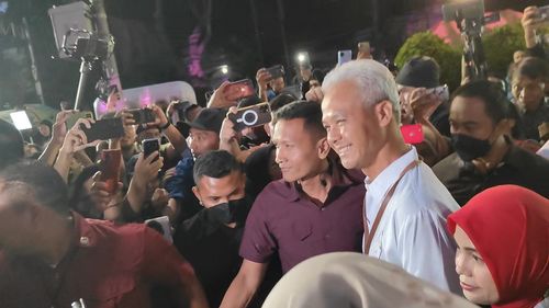 Ganjar Didampingi Mahfud Tiba di KPU untuk Hadapi Debat Capres 2024