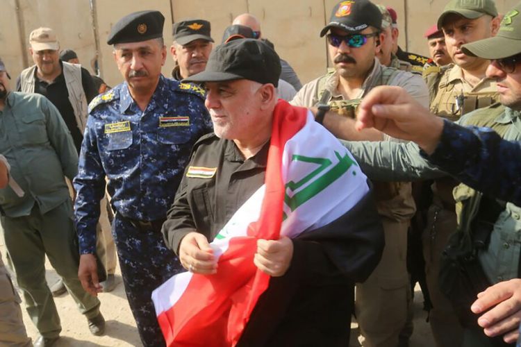 PM Irak Haider al-Abadi mengunjungi kota Mosul yang direbut kembali pasukan pemerintah pada Minggu (9/7/2017).