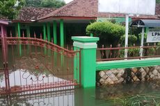 Tergenang Banjir, Kantor Balai Desa Ini Tutup