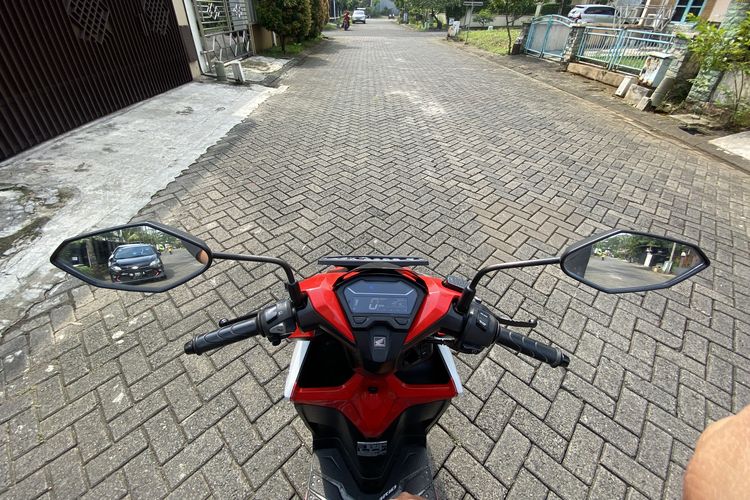 Cara mengatur kaca spion motor yang baik dan benar