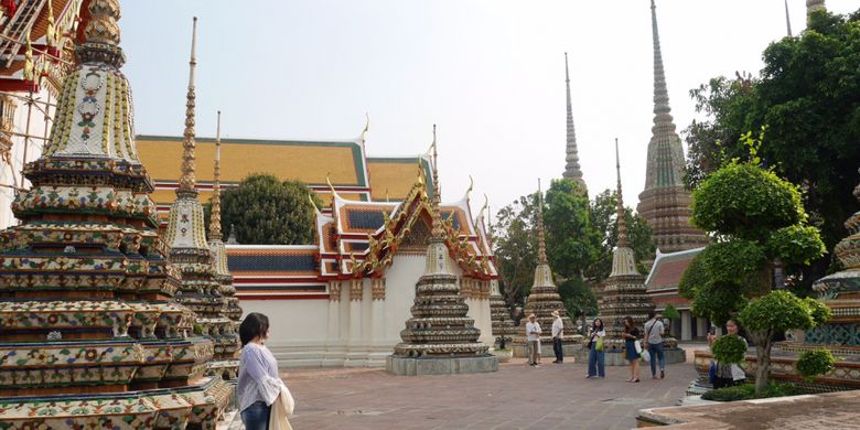 Wat Pho salah satu kuil ikonik di Bangkok, Thailand, Mingu (4/2/2018).