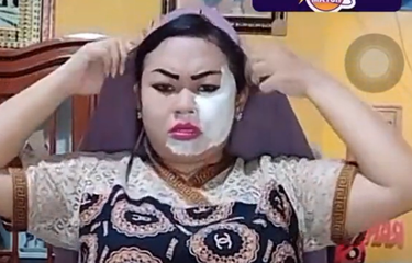 Viral di TikTok, 5 Alasan Konten Siaran Live Tante Lala Selalu ...