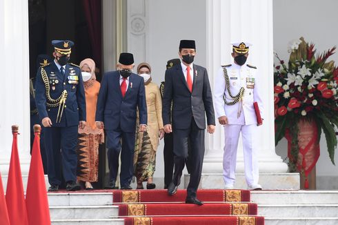 HUT Ke-76 TNI, Jokowi: Kita Harus Bergeser dari Kebijakan Belanja ke Investasi Pertahanan