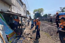 Warga Nekat Buang dan Bakar Sampah di Pelintasan Kereta Api, KAI Lakukan Sterilisasi