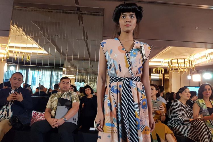 Koleksi Spring/Summer 2018 yang bertajuk Intropical