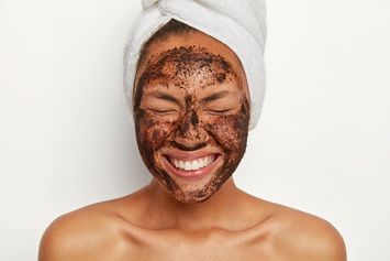 Masker dari Kopi yang Bisa Membuat Kulit Awet Muda