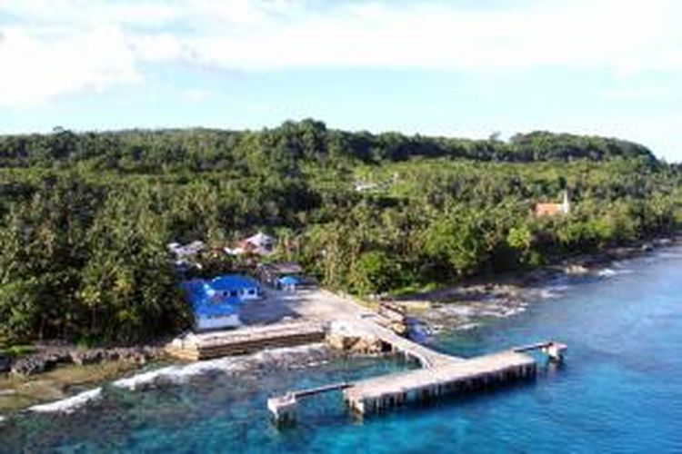 Dermaga pelabuhan di Pulau Mrampit, Kabupaten Kepulauan Talaud, Sulawesi Utara.