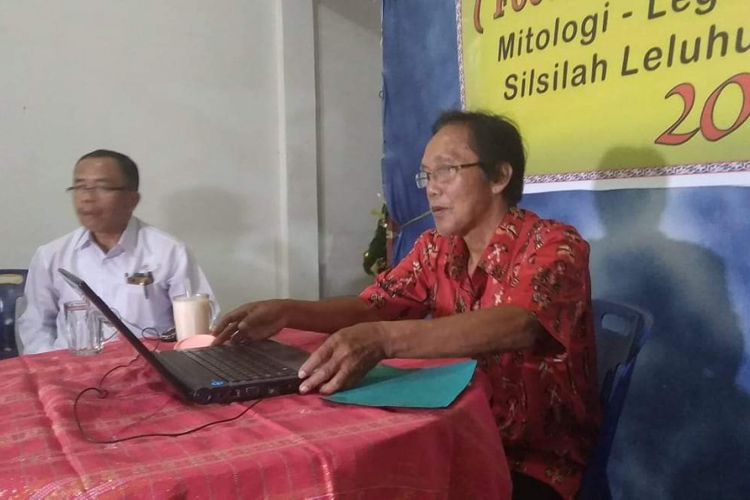 Herman Purba Tambak (baju merah) dan Hisarma Saragih saat focus group discussion di Pematangsiantar, Kamis (10/1/2019).