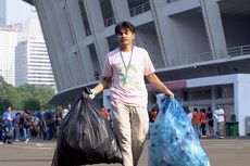 Dukung Pembangunan Berkelanjutan, Bank Mandiri Bersih-bersih Sampah di SUGBK Usai Laga Indonesia Vs Irak