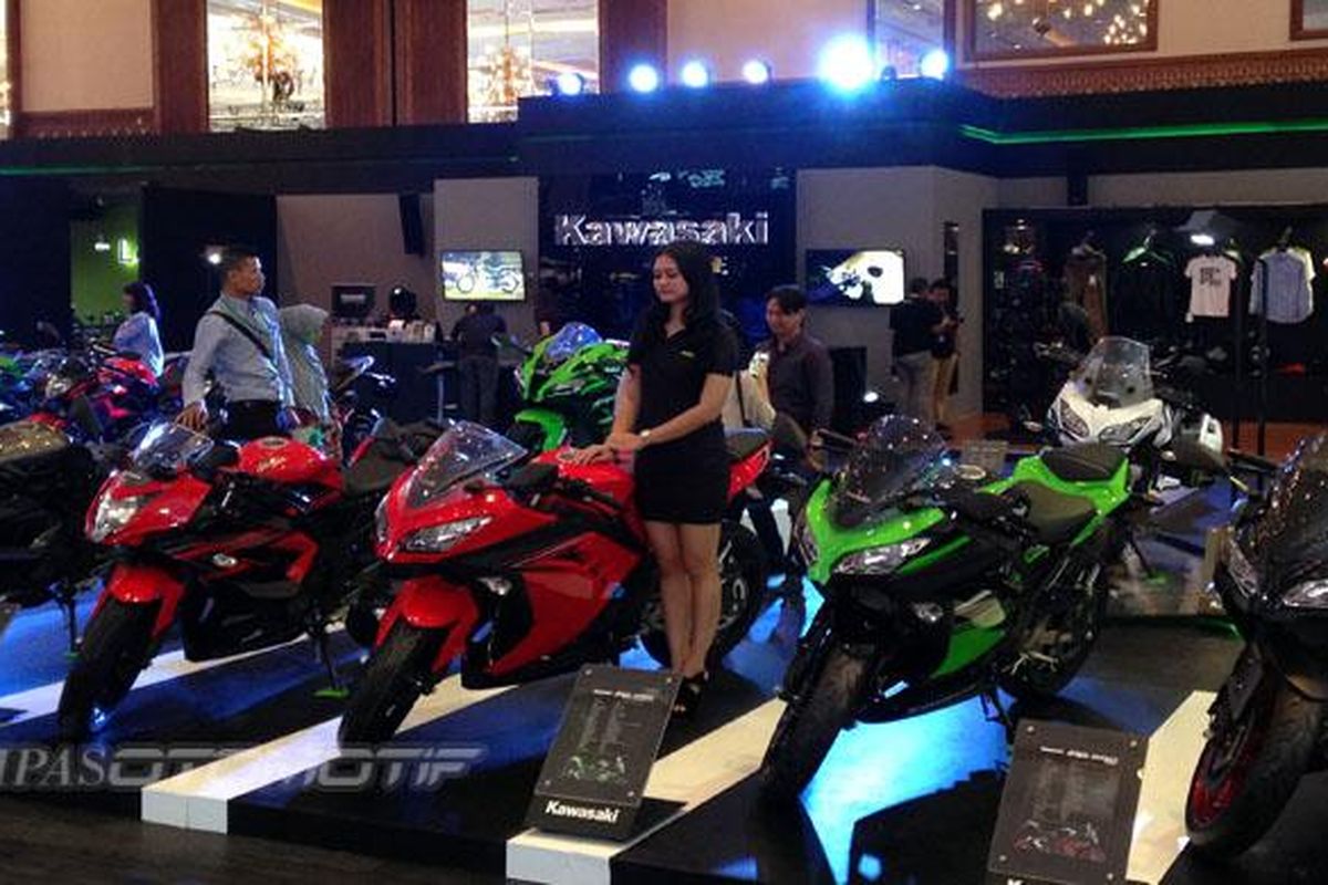 Booth Kawasaki di IMOS 2016.