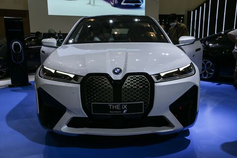 BMW Belum Fokus Rakit Lokal iX dan i4 di Sunter