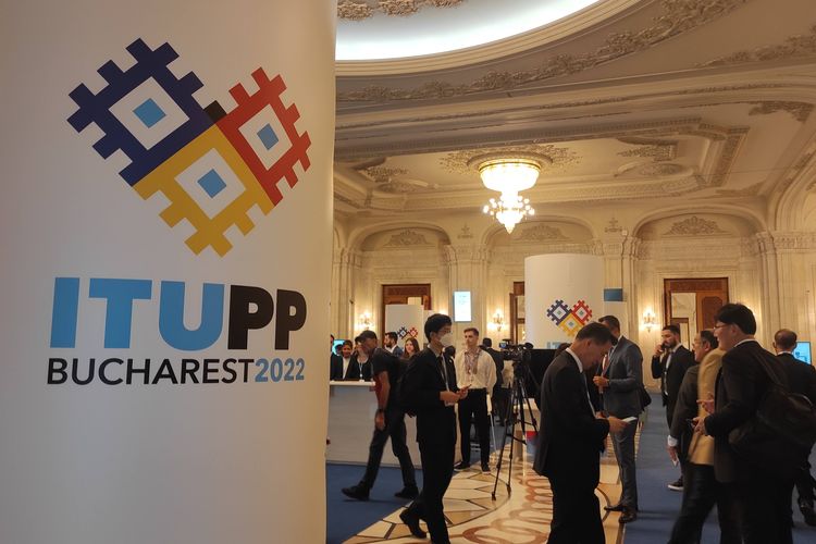 Suasana Plenipotentiary Conference ITU 2022 yang digelar di gedung parlemen Rumania, di Bucharest, Rumania, Senin (26/9/2022).