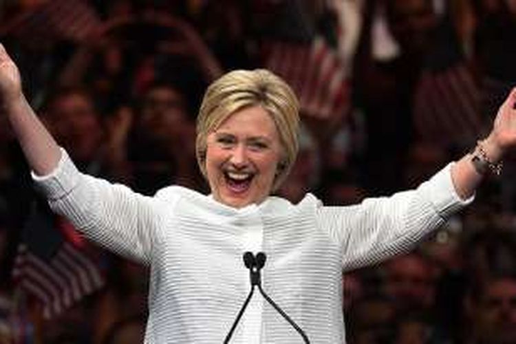Hillary Clinton menyampaikan pidato kemenangan bersejarahnya sebagai Capres Wanita pertama Amerika Serikat di Brooklyn, New York, Rabu pagi (08/06) waktu Indonesia