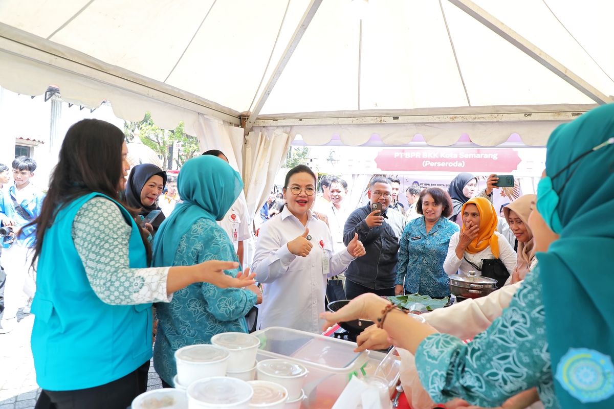 Wali Kota Semarang Agustina Wilujeng Pramestuti dalam pembukaan Bazar Ramadan 2026 dan Gerakan Pangan Murah (GPM) Serentak yang dipusatkan di halaman Balai Kota Semarang, Rabu (11/3/2026).&nbsp;