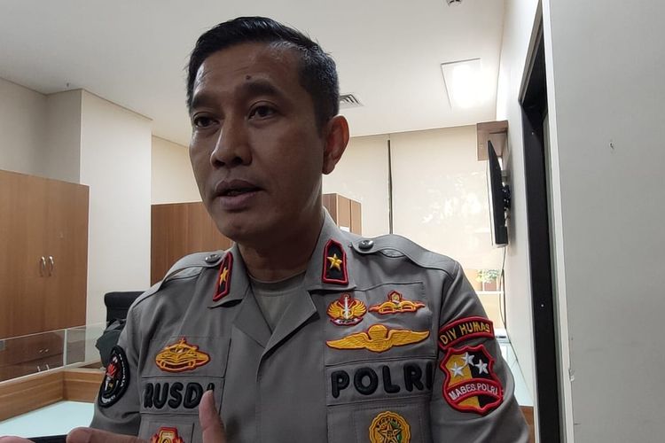 Kepala Biro Penerangan Masyarakat Divisi Humas Polri Brigjen Pol Rusdi Hartono di Mabes Polri, Jakarta, Selasa (14/12/2021).