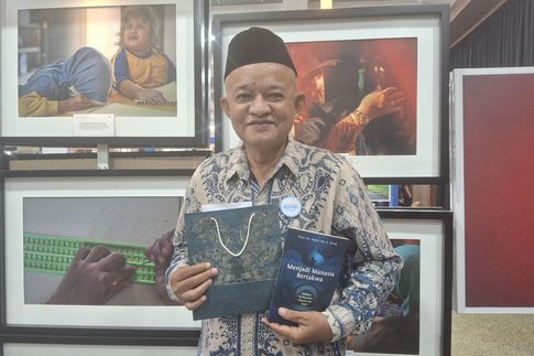 Cerita Ardi, 37 Tahun Jadi Pustakawan hingga Raih Penghargaan dari Kemendikdasmen