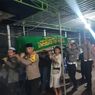 Jenazah Guru Muda Korban Truk Lindas Angkot Tiba di Magelang, Tangis Pecah di Rumah Duka