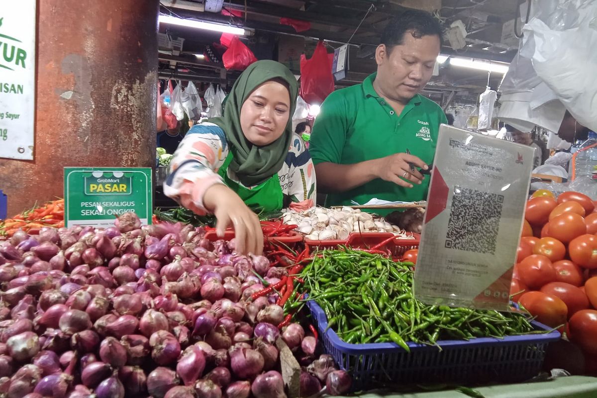 Sisca Ria Yunita pemilik usaha sayur mayur dengan nama Agung Sayur. 