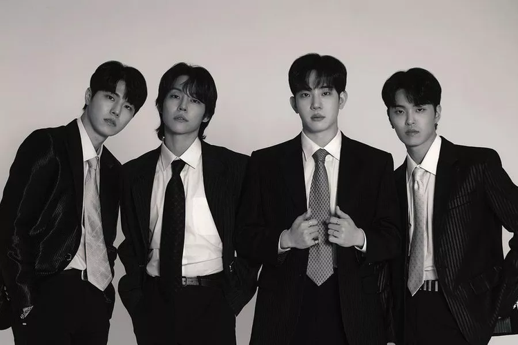 Boy group The Rose