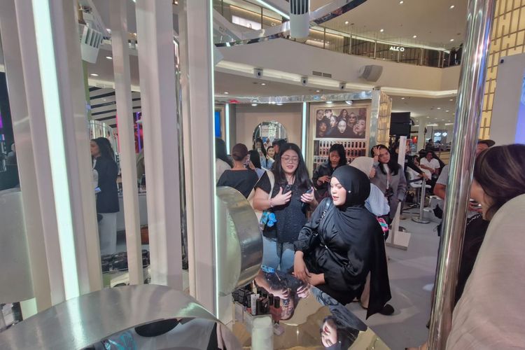 Salah satu area yang dihadirkan di Beauty Science Tech 2024: Reshaping the Future oleh ParagonCorp di Main Atrium Senayan City, Jakarta, Kamis (28/11/2024). Acara ini akan berlangsung selama empat hari hingga Minggu (1/12/2024).