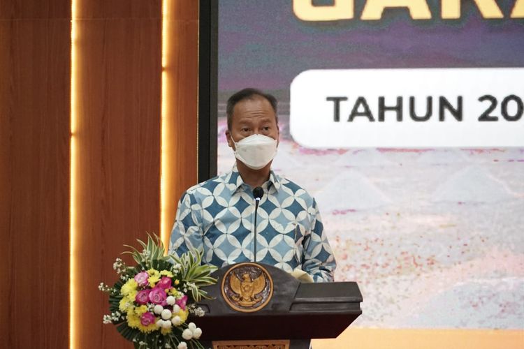 Menteri Perindustrian Agus Gumiwang Kartasasmita