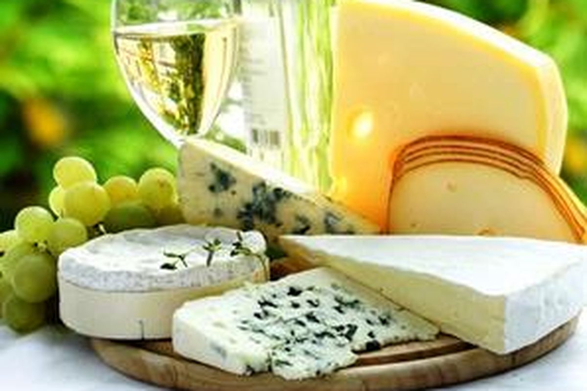 California memproduksi lebih dari 250 varian dan gaya keju, serta sekitar 100 varian bumbu dan aroma.