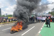 Ada Demo Pemakzulan Jokowi di Depan DPR, Polisi Tutup Jalan Gatot Subroto Arah Slipi