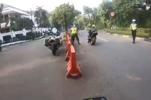 Video Pengendara Moge Kabur dari Razia PSBB dan Nyaris Tabrak Polisi