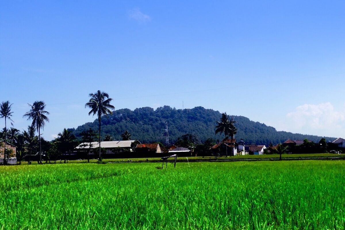 Gunung Tidar di tengah Kota Magelang