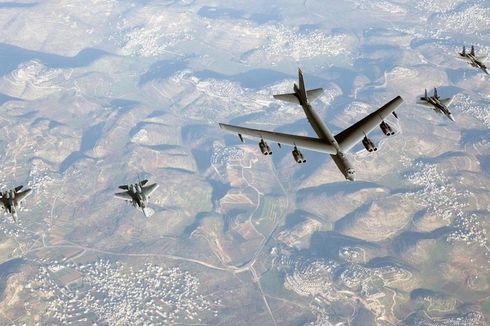 Pamer Kekuatan ke Iran, Pesawat Pengebom B-52 AS Diapit Jet Tempur Israel