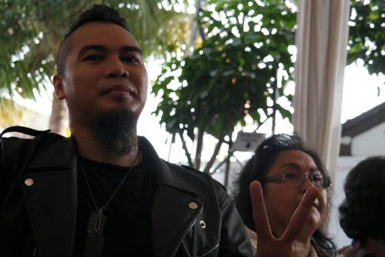 Pria mirip musisi Ahmad Dhani pendukung Ahok, Yoram, di Rumah Lembang, Menteng, Jakarta Pusat, Rabu (25/1/2017).