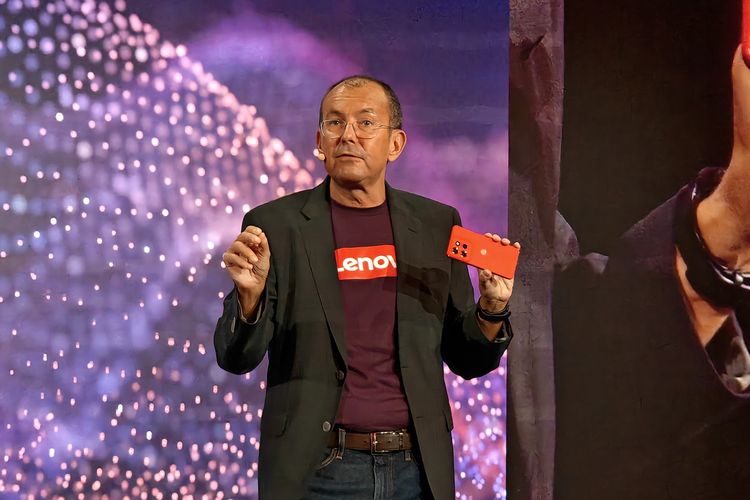 Luca Rossi, President Intelligent Device Group Lenovo di Ballroom Grand Hyatt, Berlin, Jerman.