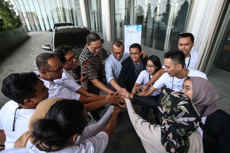 Pelepasan Tim Merapah Trans -Jawa 4 Kompas.com di Menara Kompas, Jakarta, Selasa (21/5/2019).