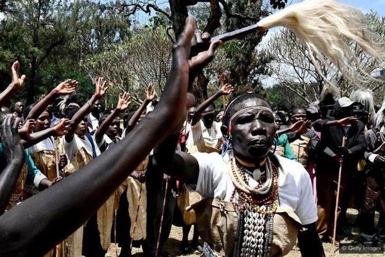 Masyarakat Adat di Kenya berjuang selamatkan hutan.