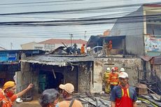 Warung Tongseng di Pondok Labu Terbakar