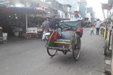 Penarik Becak di Jakarta Diberikan Kartu Anggota dan Rompi 
