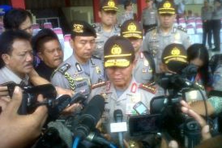 Kapolri Jendral Polisi Sutarman usai Apel Kasatwil 2014 di Lapangan Akpol Semarang, Selasa (2/12/2014).