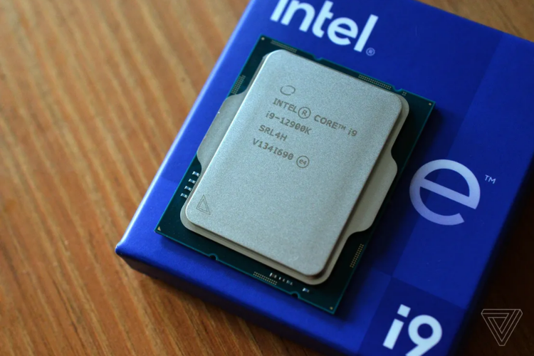 Intel Core i9-12900K.