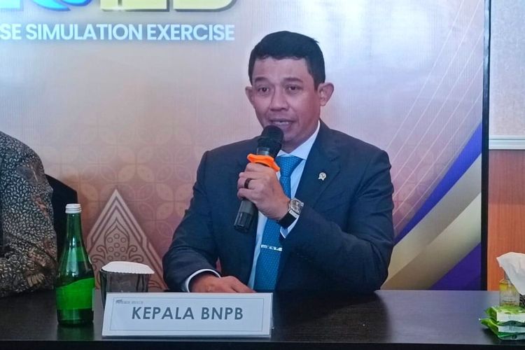 Kepala Badan Nasional Penanggulangan Bencana (BNPB) Letjen TNI Suharyanto saat jumla pers pembukaan ASEAN Regional Disaster Emergency Response Simulation Exercise (ARDEX) 2023 di Yogyakarta, Selasa (1/08/2023).