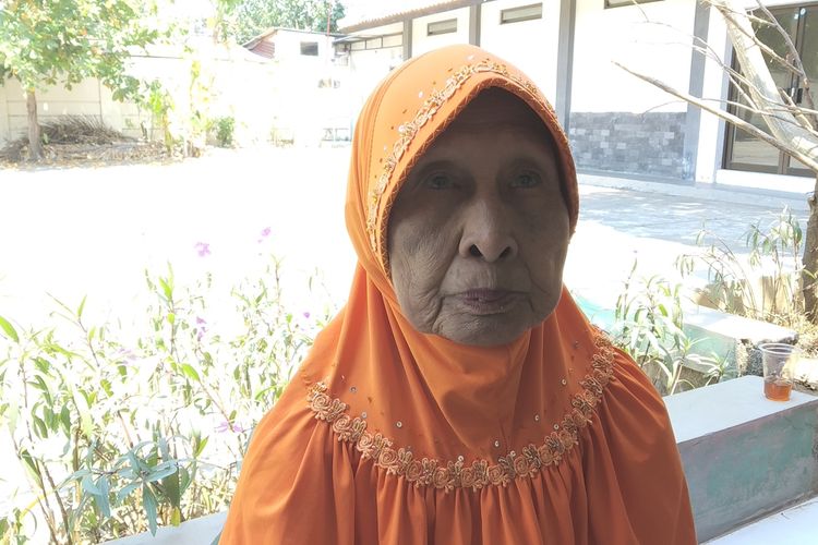Nenek Sri Slamet (79) warga Kepatihan Wetan RT 009/ RW 001, Kecamatan Jebres, Solo, Jawa Tengah, Rabu (21/8/2019).