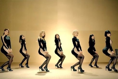 Lirik dan Chord Lagu Miniskirt - AOA