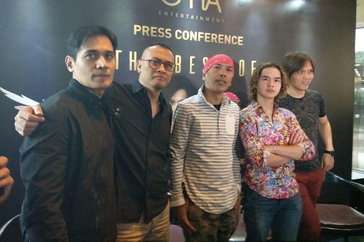 Jumpa pers konser reuni DEWA 19 di Kota Kasablanka, Jakarta Selatan, Rabu (4/9/2019). (dari kiri) Tyo Nugros, Andra Ramadhan, Yuke, Dul Jaelani, Once Mekel.