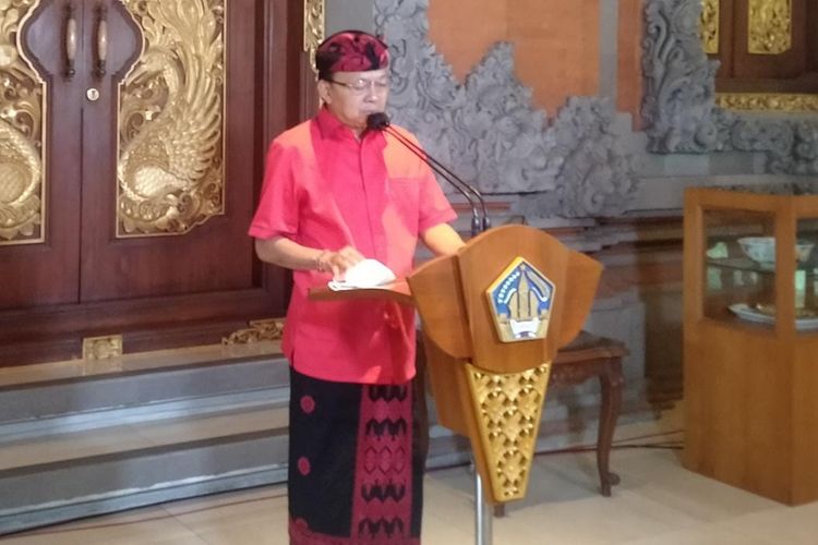 Gubernur Bali I Wayan Koster di rumah jabatan Gubernur Bali, Denpasar, Selasa (22/12/2020). 