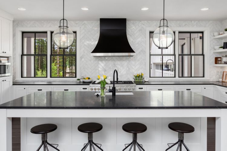 Ilustrasi dapur putih yang dikombinasikan dengan hitam atau dapur monokrom.