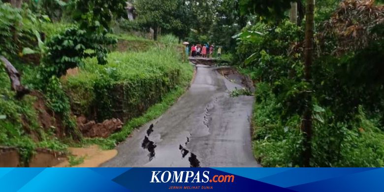 Villa Khayangan Puncak 2 Jonggol Jalan Menuju Objek Wisata Di Sukamakmur Bogor Amblas