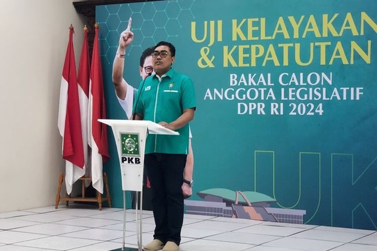 Wakil Ketua Umum PKB Jazilul Fawaid membuka uji kelayakan dan kepatutan bakal calon legislatif DPR RI PKB, di kantor DPP PKB, Senen, Jakarta, Selasa (21/2/2023). 