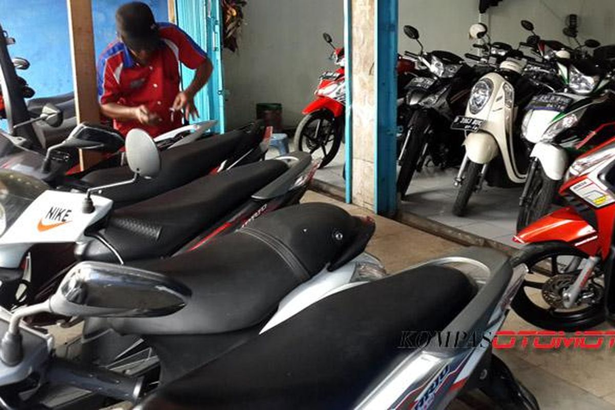 Beberapa merek dan tipe sepeda motor bekas masuk kategori susah dijual dan harganya turun drastis.