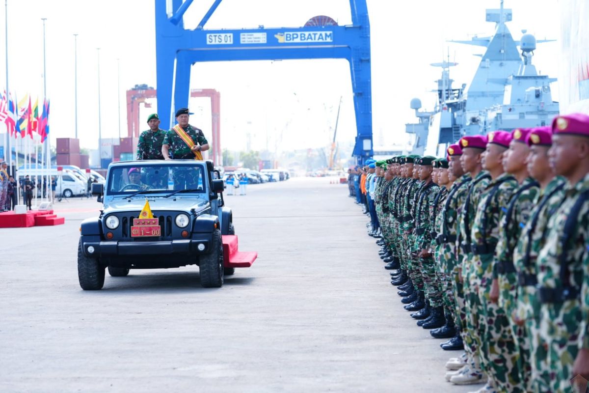 Panglima TNI Laksamana Yudo Margono, membuka latihan bersama militer Perhimpunan Bangsa-Bangsa Asia Tenggara (ASEAN).