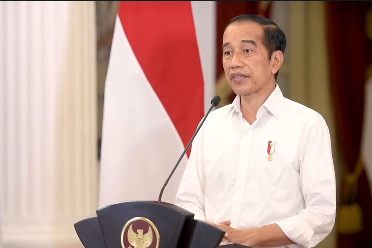 Presiden Joko Widodo saat mengumumkan perpanjangan PPKM dengan sejumlah daerah yang kini turun level hingga 30 Agustus 2021, Senin (23/8/2021).