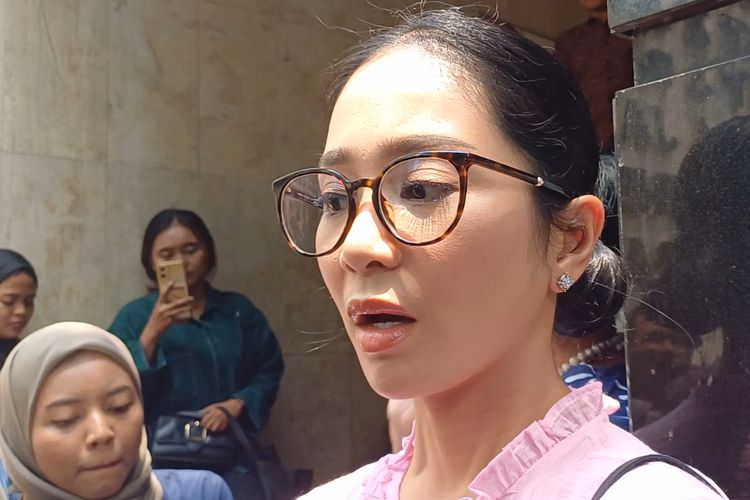 Anak Bunga Zainal Alami Muntaber hingga Ada Lumpur di Empedu, Berobat ke Malaysia